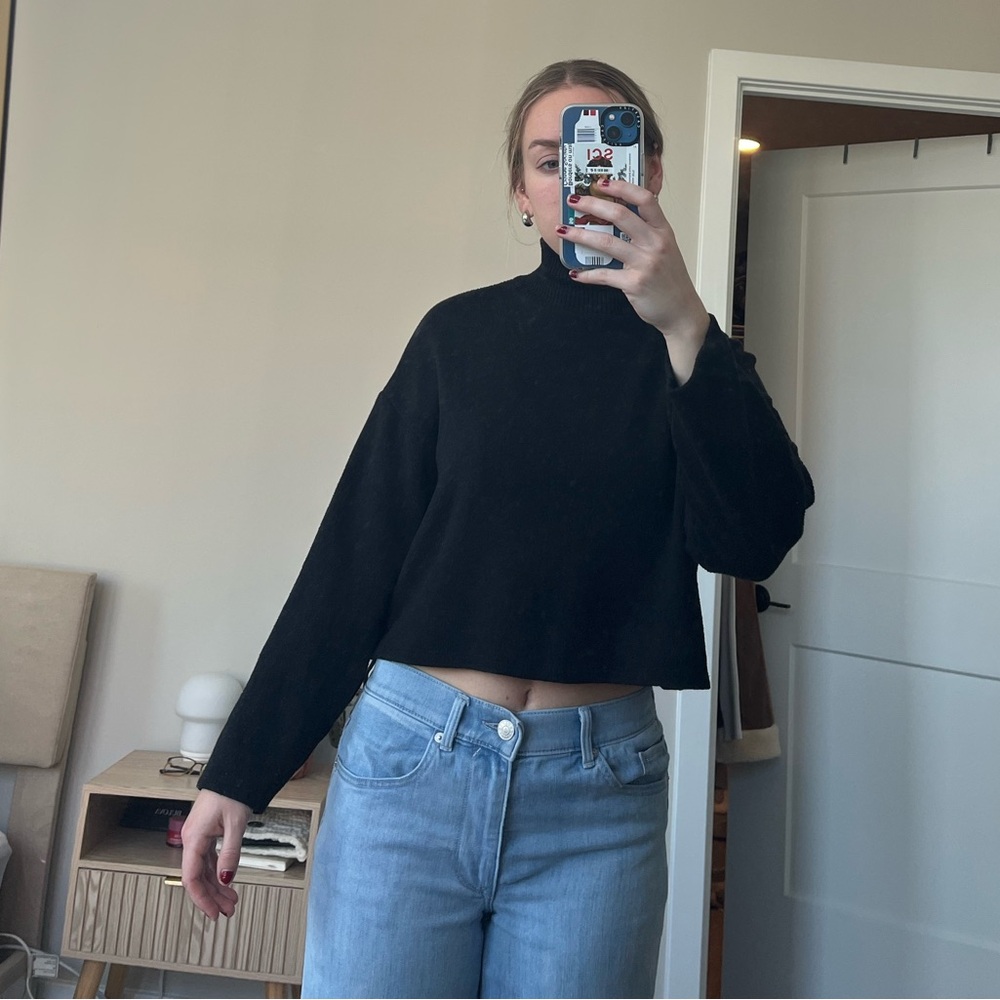 Zara black cropped turtleneck sweater